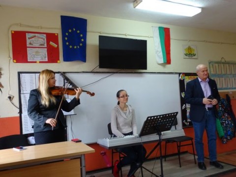 Образователни уроци с талантливи музиканти в община Нова Загора