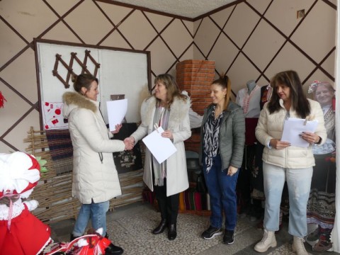 Традиционната изложба-конкурс „Баба Марта бързала, мартенички вързала“ зарадва жители и гости на Новоселец