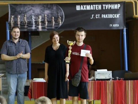 Олександр Кужилний триумфира в международния шахматен фестивал „Георги Раковски“ в Котел