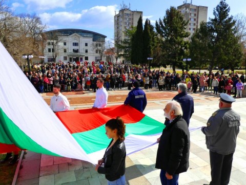 Нова Загора тържествено отбеляза 3 март – Деня на Освобождението на България
