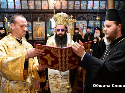 Кметът Стефан Радев пожела на новия сливенски митрополит да управлява с мъдрост 