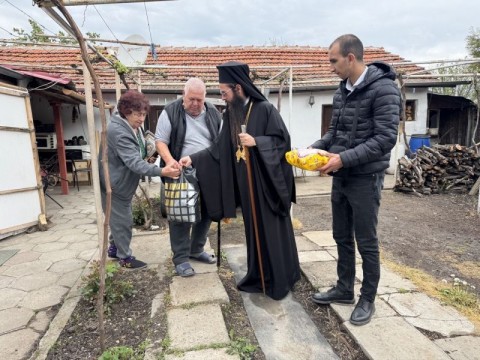 Сливенският митрополит Арсений посети Полски Градец 