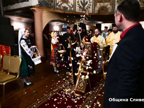Кметът Стефан Радев пожела на новия сливенски митрополит да управлява с мъдрост 