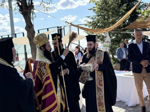 Сливенският митрополит Арсений освети реновирания терминал на летище Бургас
