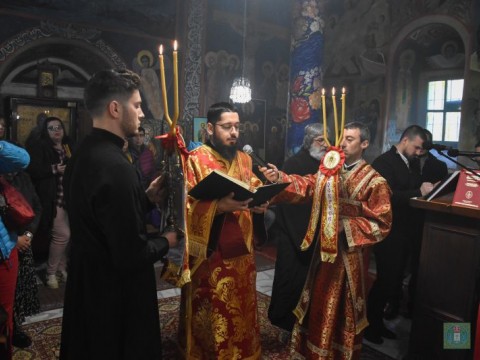 Живоприемни източник