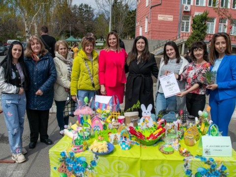 Цветница в Твърдица озарена от 24-ия Регионален фолклорен събор „Пролетни игри и обичаи“