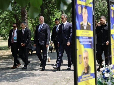 Премиерът Желязков, украинският президент Зеленски и лидери от Югоизточна Европа поднесоха цветя на Алеята на героите в Одеса