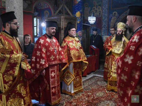Живоприемни източник