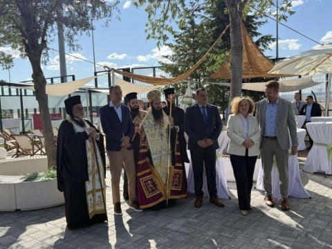 Сливенският митрополит Арсений освети реновирания терминал на летище Бургас 