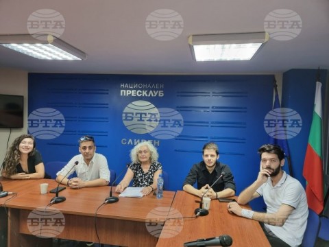 Премиера на спектакъла "Майстора и Маргарита" подготвя Държавният куклен театър в Сливен