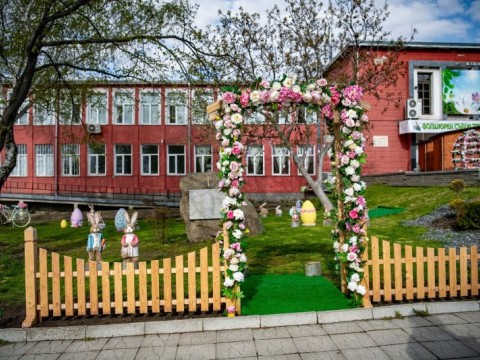 Цветница в Твърдица озарена от 24-ия Регионален фолклорен събор „Пролетни игри и обичаи“