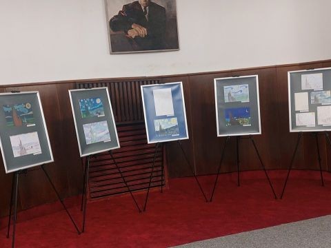 Ученици от ПХГ „Дамян Дамянов“ с вдъхновяваща изложба по Ван Гог