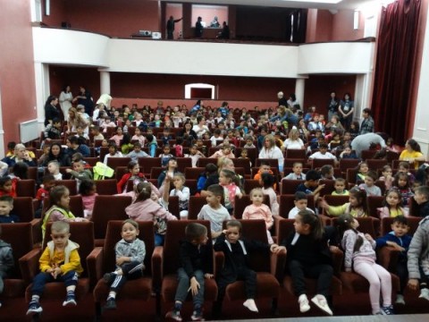  в Нова Загора гостува държавен куклен театър „Георги Митев”, гр. Ямбол