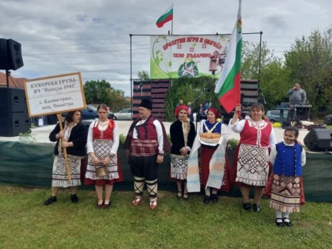 Пъдарево събра кукери, песни и танци на четвъртия си Пролетен празник