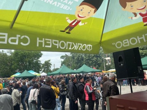 Фолклорен събор „Еленово“ 2025 събра стотици почитатели на българските традиции