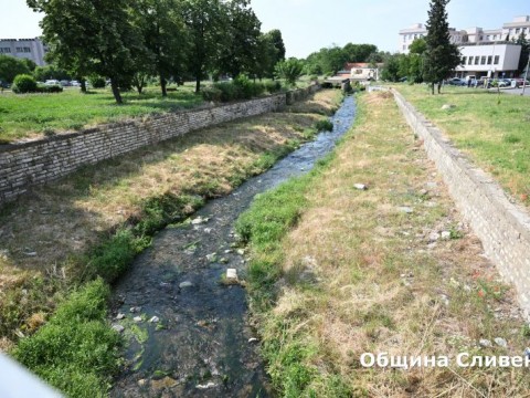 река
