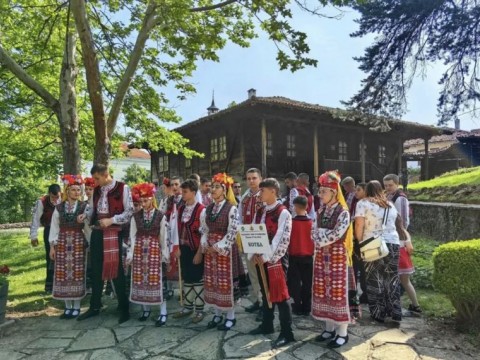 Котел отново с блестящо участие в празника „Балканът пее и разказва“ в град Елена