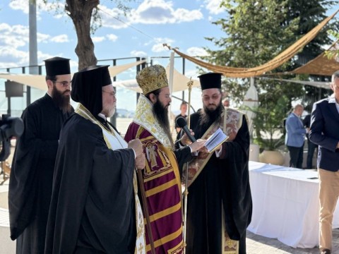 Сливенският митрополит Арсений освети реновирания терминал на летище Бургас 