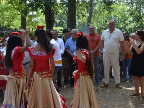 Котел събра културите на България и света на деветото издание на Фестивала на етносите, багрите и котленския килим