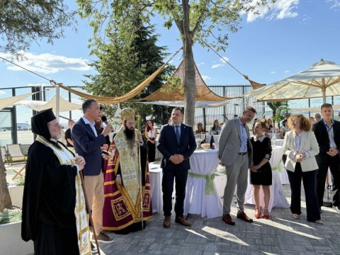 Сливенският митрополит Арсений освети реновирания терминал на летище Бургас 