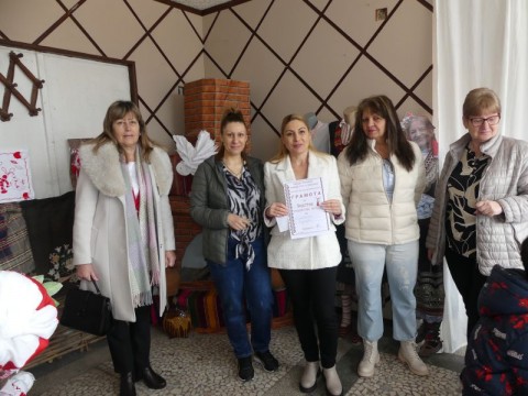 Традиционната изложба-конкурс „Баба Марта бързала, мартенички вързала“ зарадва жители и гости на Новоселец