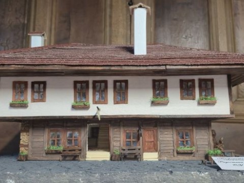 Млад талант от Бургас с дарение към Къща музей „Сава Филаретов“ в Жеравна