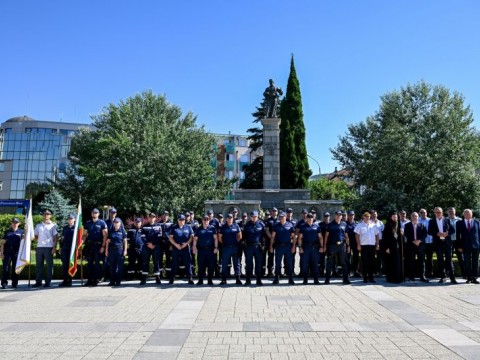 113 полицаи, експерти и пожарникари са наградени по случай професионалния празник на служителите в МВР