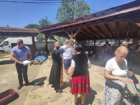 Село Нейково отбеляза тържествено храмовия празник на църквата „Света Троица“