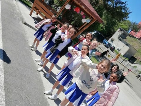 Ученици от начален етап в СУ „Неофит Рилски“ – Твърдица с послание за безопасност на пътя