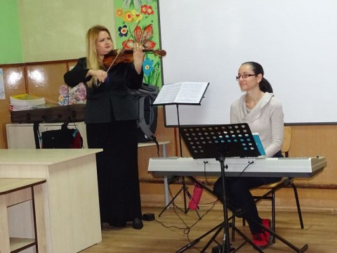 Образователни уроци с талантливи музиканти в община Нова Загора