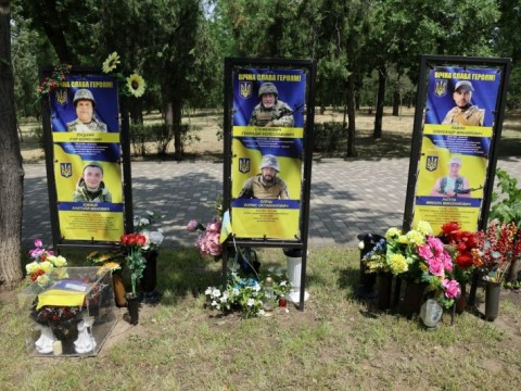 Премиерът Желязков, украинският президент Зеленски и лидери от Югоизточна Европа поднесоха цветя на Алеята на героите в Одеса