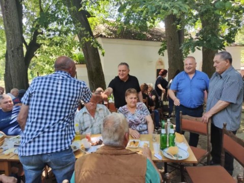 Село Нейково отбеляза тържествено храмовия празник на църквата „Света Троица“