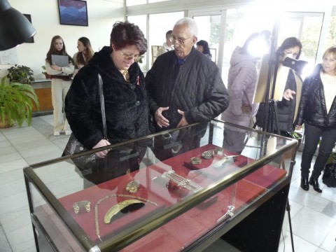 Изложбата „Накитите на българката – знаци на чест и красота“ бе открита в Нова Загора