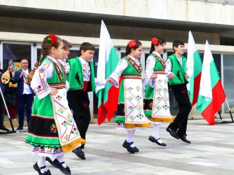Нова Загора тържествено отбеляза 3 март – Деня на Освобождението на България