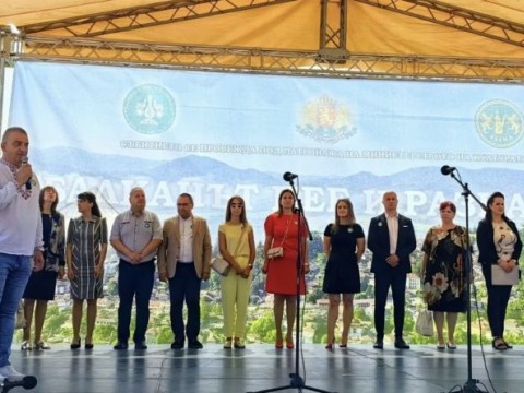 Котел отново с блестящо участие в празника „Балканът пее и разказва“ в град Елена