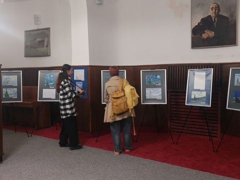 Ученици от ПХГ „Дамян Дамянов“ с вдъхновяваща изложба по Ван Гог