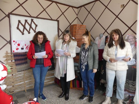 Традиционната изложба-конкурс „Баба Марта бързала, мартенички вързала“ зарадва жители и гости на Новоселец