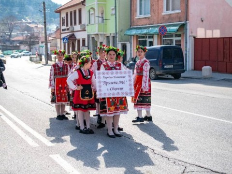 Цветница в Твърдица озарена от 24-ия Регионален фолклорен събор „Пролетни игри и обичаи“